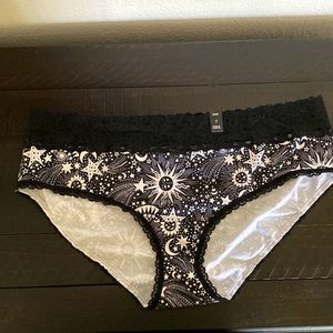 NEW Torrid “Heart of Gold” Hipster Underwear